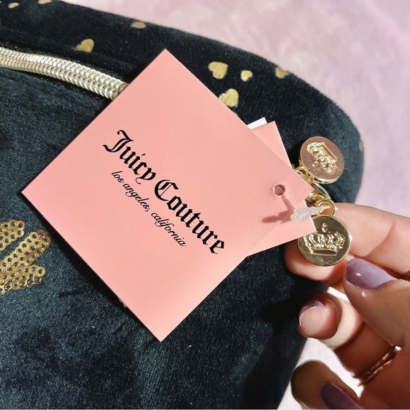 🎉HOST PICK!🎉 Juicy Couture Velour Black/Gold Cosmetic Travel Bag - Picture 7 of 10
